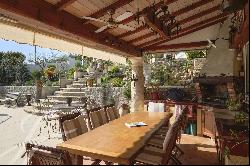 Mougins - Provencal-style villa with uninterrupted view of the hills