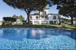 Mediterranean mansion with beautiful sea views in Sant Feliu de Guíxols