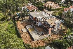 Contemporary Villa, Under Construction, with Frontal View to the Golf Course in Quinta do