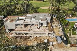 Contemporary Villa, Under Construction, with Frontal View to the Golf Course in Quinta do