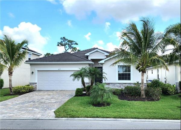 4277 Bluegrass Dr, Fort Myers FL 33916