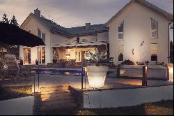 Pool Villa with International Character of 660 sqm