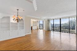 Spacious 2/2 Condo in High-Rise Park Place on Peachtree