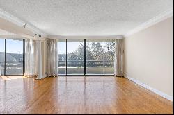 Spacious 2/2 Condo in High-Rise Park Place on Peachtree