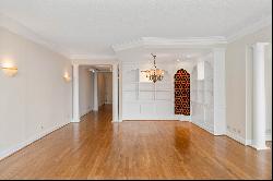 Spacious 2/2 Condo in High-Rise Park Place on Peachtree