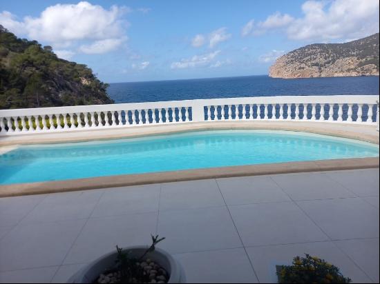 Villa with stunning sea views for sale in Camp de Mar, Mallorca, Andratx 07150