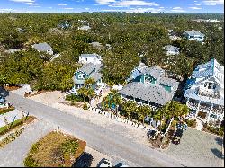 Well-Located Beach House With Carriage House And Pool