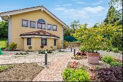 Large detached villa in Saint-George