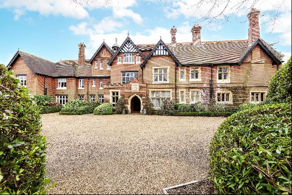Exceptionally well presented first floor mansion house apartment set within 65 acres of pa