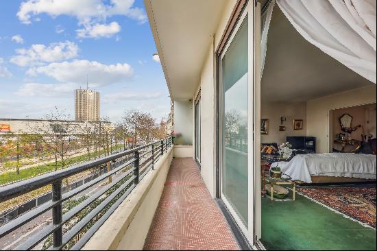 Family apartment to renovate with balcony and lovely view - Porte Maillot