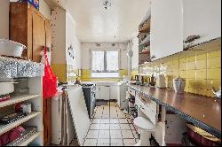 Family apartment to renovate with balcony and lovely view - Porte Maillot