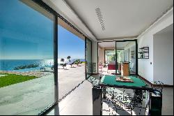 Beautiful front line villa with direct access to the beach in Sant Feliu