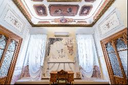 Prestigious noble floor frescoed in the heart of Verona