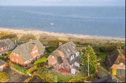 Direct Access to Wadden sea in a timeless spacious home with sauna and bathtub