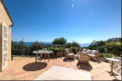 High-end property withy breathtaking sea view, located in Cap Ferrat.