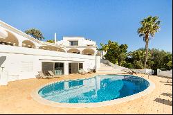 Detached house, 6 bedrooms, for Sale