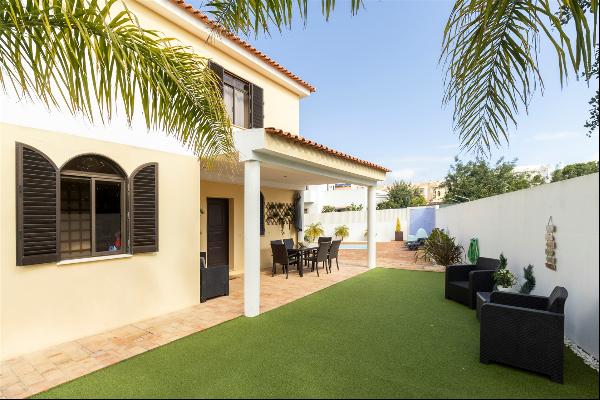 Detached house, 5 bedrooms, for Sale