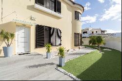 Detached house, 5 bedrooms, for Sale