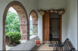 Chianti - AGRITURISMO WITH DOCG VINEYARDS FOR SALE BETWEEN AREZZO AND FLORENCE