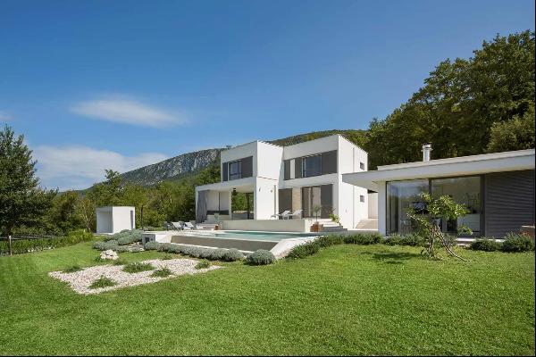 CONTEMPORARY VILLA WITH POOL IN SECLUDED AREA - ISTRIA