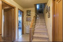 300 sqm luxury villa with pool for sale in Conde Orgaz, Madrid, Madrid 28043