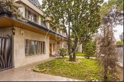 1400 sqm luxury villa with pool for sale in Conde Orgaz, Madrid, Madrid 28043