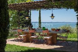 Esquisite villa with breathtaking view on the Lake Trasimeno