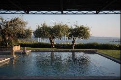 Esquisite villa with breathtaking view on the Lake Trasimeno