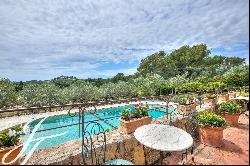 Elegant six-bedroom country property 3 minutes to Valbonne village