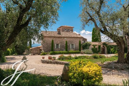 Magnificent 18th Century Monastery for rent in Châteauneuf-Grasse