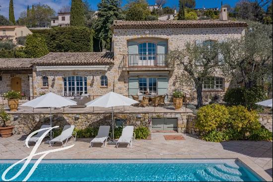 4-bedroom villa for rent in Châteauneuf-Grasse