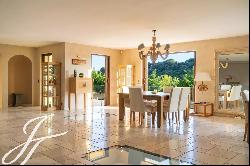 Spacious villa a few steps from the sea and Saint Paul de Vence