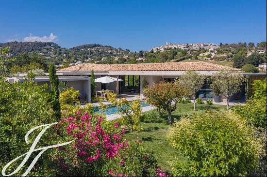 Architect-designed house for rent - beautiful view of the village of Saint-Paul de Vence