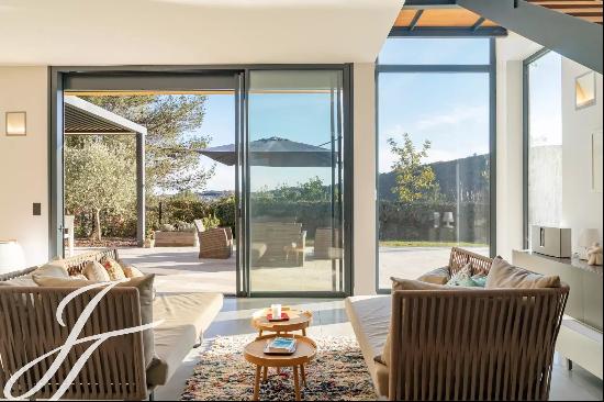 Biot - Beautiful contemporary villa for 8 people