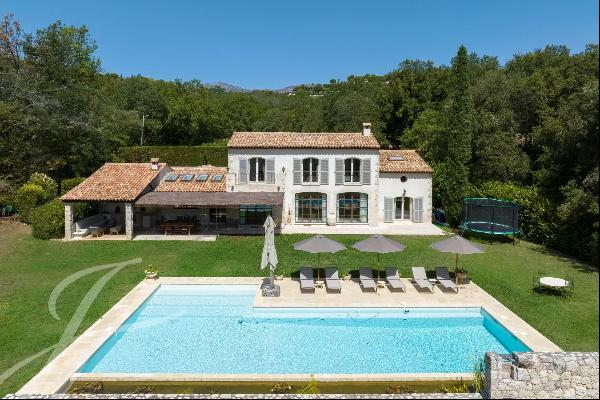 Beautiful renovated house for rent in La Colle-sur-Loup