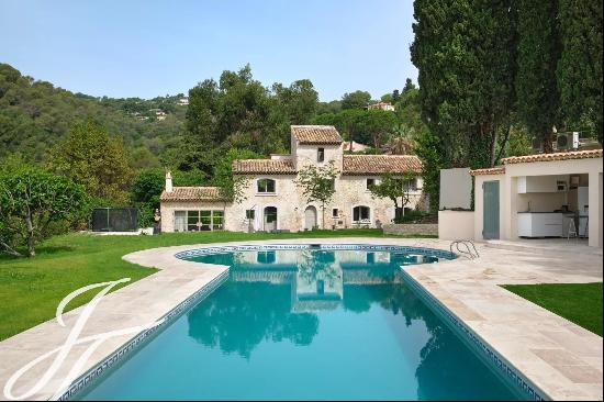 Beautiful renovated house near the village of Saint Paul de Vence for rent