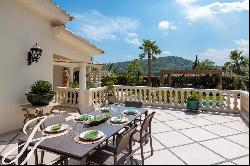 300m2 villa with beautiful outdoor spaces for rent in La Colle sur Loup