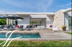 Contemporary villa with hammam and relaxation areas for rent in Mougins