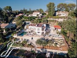 Exceptional villa overlooking the village of Saint Paul de Vence