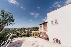 Exceptional villa overlooking the village of Saint Paul de Vence