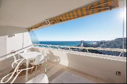 Apartment with panoramic view of the Marina Baie des Anges harbour