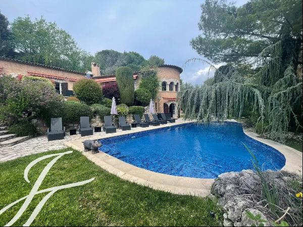 Pretty Provencal house in La Gaude with sea view and swimming pool