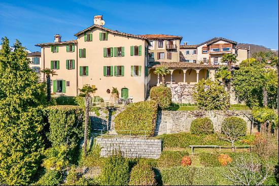 Lugano-Comano: for sale, the "Casa Cappellanica di San Carlo", a historic 17th-century nu