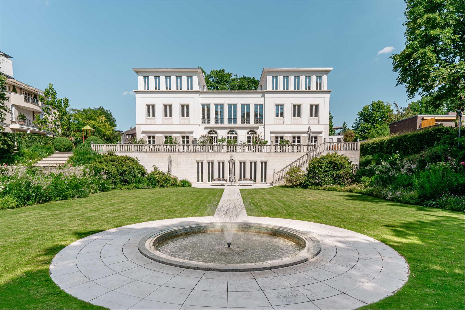 Magnificent, manorial villa with breathtaking luxury in a prime location Berlin-Dahlem.