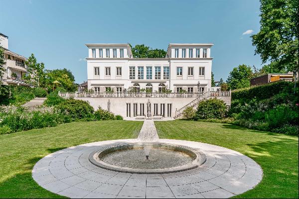 Magnificent, manorial villa with breathtaking luxury in a prime location Berlin-Dahlem.