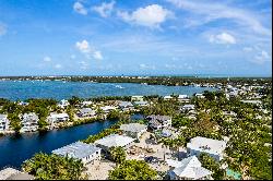 Buccaneer Point Estates Lakefront Residence