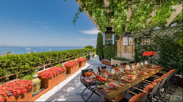 Frontline beach penthouse 