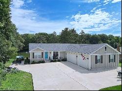 1110 Evening Star Drive, Roaming Shores OH 44085