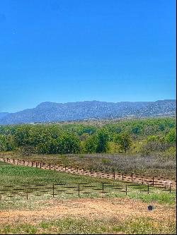 Modern Farmhouse in Camp Verde 16 acres, Wells, Barn, River & National Forest 