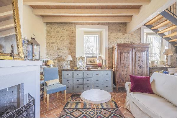 Elegant provençal farmhouse with swimming pool south of Milan